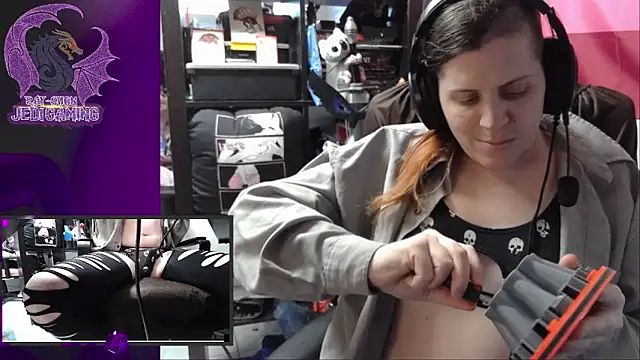 Snapshot of Rae-Suon chatting on January 20, 7:46 pm Rae-Suon online show from January 20, 7:46 pm