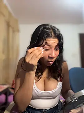 Carlacutte online show from March 21, 11:30 pm