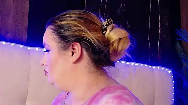 MelanieBrownn online show from March 1, 6:37 am