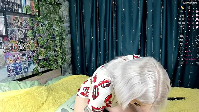 NikaRosesXXX online show from October 5, 4:55 am