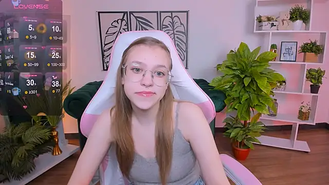 LayriantaVee online show from February 2, 7:20 am