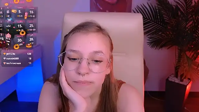 LayriantaVee online show from February 5, 1:11 pm