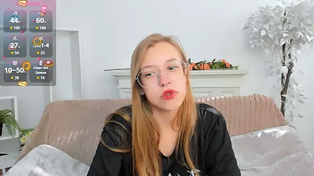 LayriantaVee online show from September 13, 6:02 am