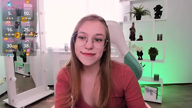 LayriantaVee online show from March 23, 7:23 am