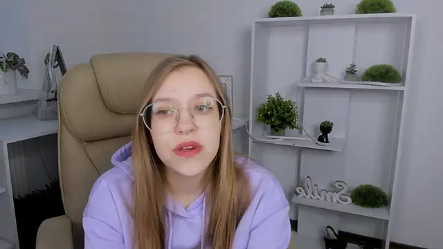 LayriantaVee online show from March 30, 6:03 am