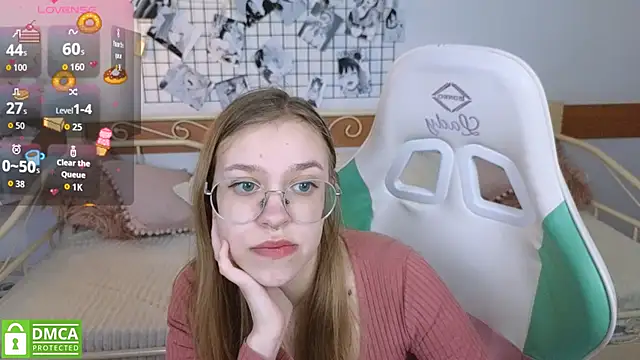 LayriantaVee online show from April 7, 6:25 am