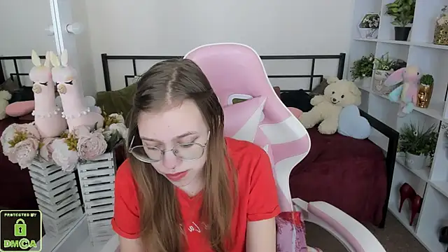 LayriantaVee online show from April 8, 6:13 am