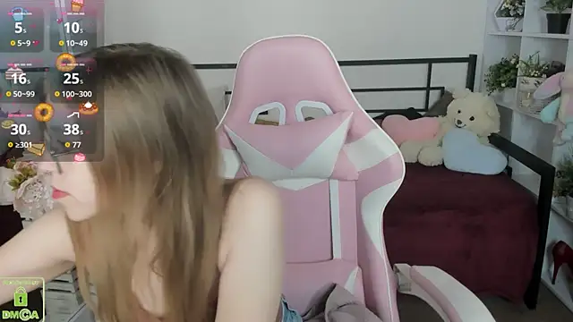 LayriantaVee online show from April 17, 6:05 am