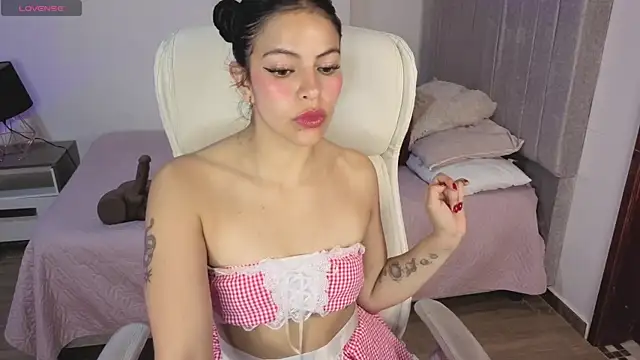 Snapshot of Eliie_Ruizz chatting on December 16, 4:28 am Eliie Ruizz online show from December 16, 4:28 am