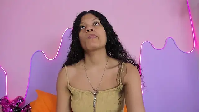 Mingie Rouse online show from March 12, 3:01 am