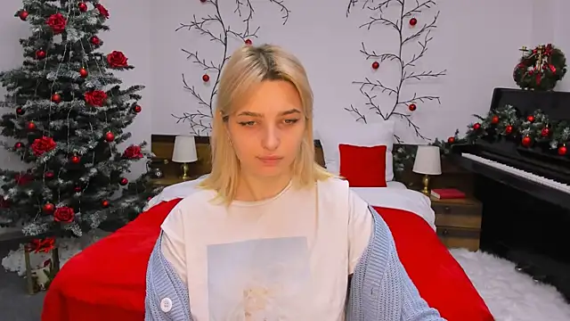 Snapshot of tendermeow chatting on December 9, 1:13 pm tendermeow online show from December 9, 1:13 pm