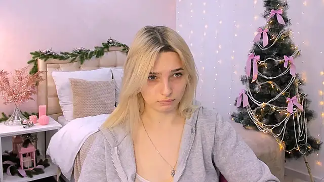 Snapshot of tendermeow chatting on December 20, 1:22 pm tendermeow online show from December 20, 1:22 pm