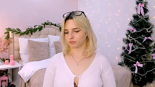 Snapshot of tendermeow chatting on January 17, 4:26 pm tendermeow online show from January 17, 4:26 pm