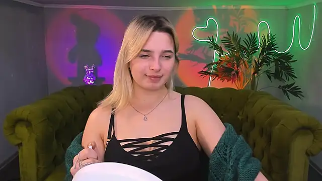 Snapshot of tendermeow chatting on February 5, 10:30 am tendermeow online show from February 5, 10:30 am