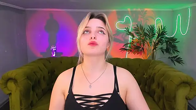 Snapshot of tendermeow chatting on February 5, 4:36 pm tendermeow online show from February 5, 4:36 pm