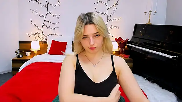 Snapshot of tendermeow chatting on February 6, 1:32 pm tendermeow online show from February 6, 1:32 pm