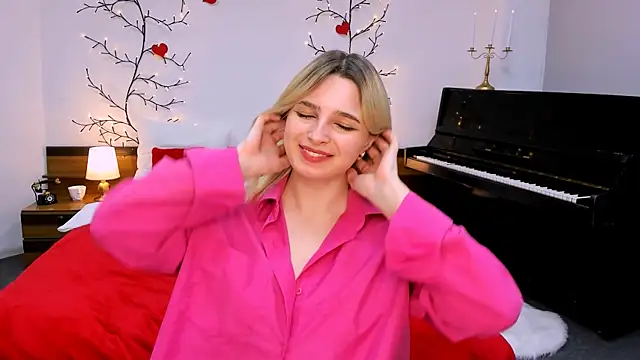 Snapshot of tendermeow chatting on March 8, 2:23 am tendermeow online show from March 8, 2:23 am