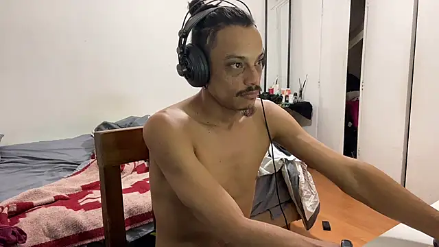 Snapshot of villanocat chatting on December 3, 6:04 am villanocat online show from December 3, 6:04 am