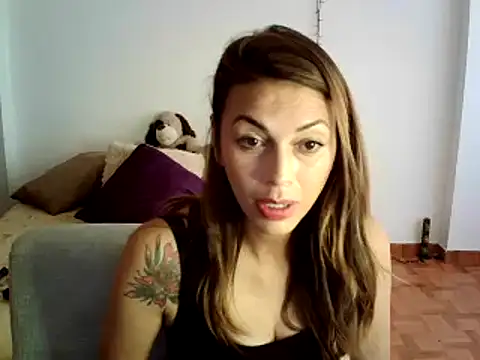 Snapshot of Hanna_Charming chatting on December 4, 3:43 pm Hanna Charming online show from December 4, 3:43 pm