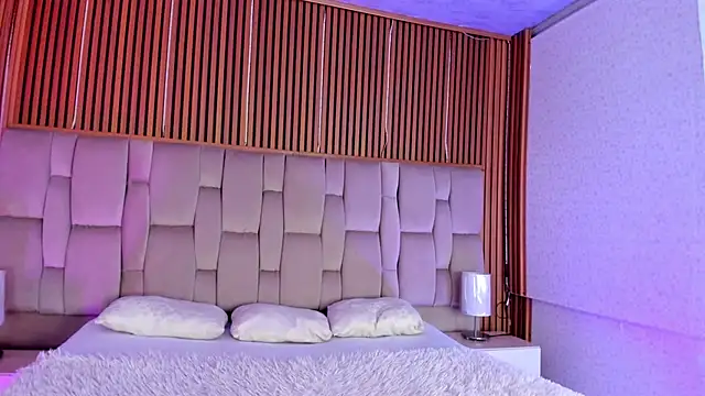 Eli Sanders online show from April 18, 2:37 am