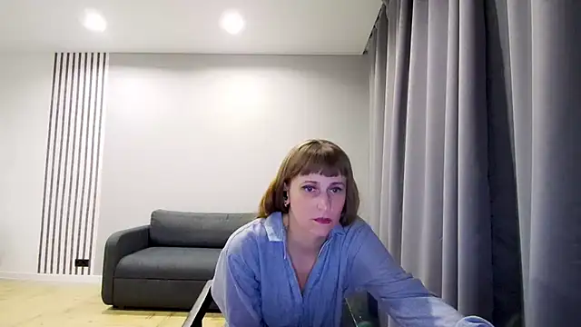 Daniella Lorente online show from January 14, 8:15 pm