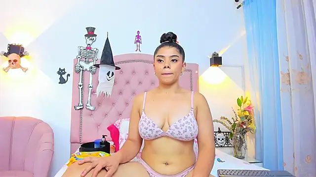 JulieeHabubu online show from October 29, 3:20 am