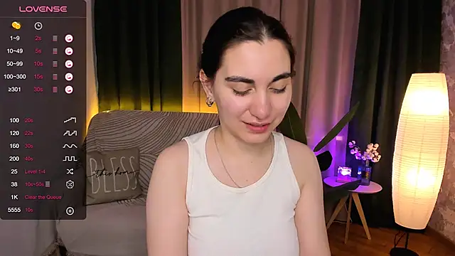 Snapshot of hannacheekss_ chatting on December 7, 5:15 am hannacheekss online show from December 7, 5:15 am