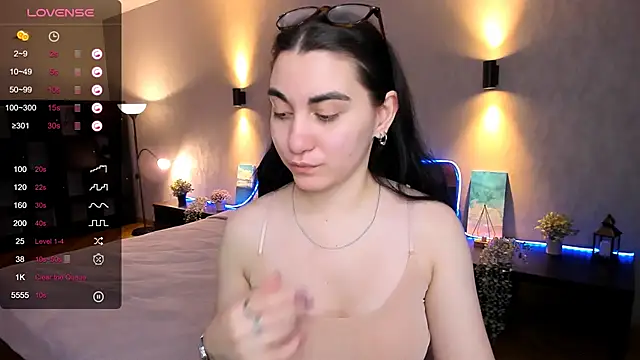 Snapshot of hannacheekss_ chatting on January 25, 5:07 am hannacheekss online show from January 25, 5:07 am