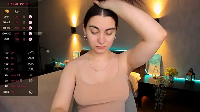 Snapshot of hannacheekss_ chatting on January 27, 1:59 am hannacheekss online show from January 27, 1:59 am