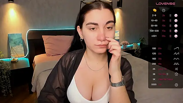 Snapshot of hannacheekss_ chatting on January 31, 6:57 am hannacheekss online show from January 31, 6:57 am