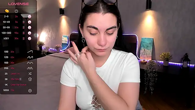 Snapshot of hannacheekss_ chatting on February 5, 5:09 am hannacheekss online show from February 5, 5:09 am