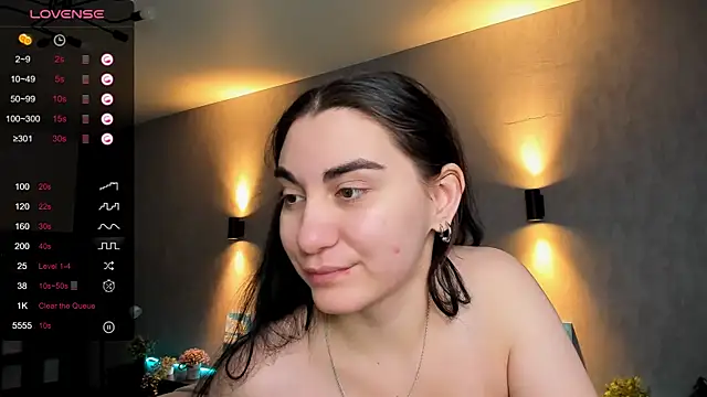 Snapshot of hannacheekss_ chatting on February 6, 5:03 am hannacheekss online show from February 6, 5:03 am