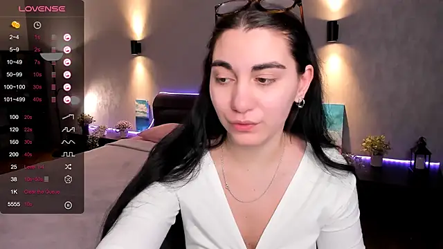 Snapshot of hannacheekss_ chatting on February 12, 4:54 am hannacheekss online show from February 12, 4:54 am