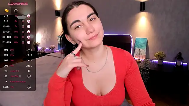 Snapshot of hannacheekss_ chatting on February 12, 7:55 am hannacheekss online show from February 12, 7:55 am