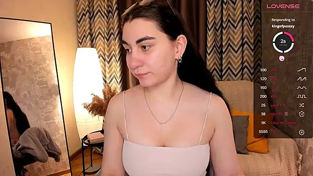 Snapshot of hannacheekss_ chatting on February 24, 1:57 am hannacheekss online show from February 24, 1:57 am