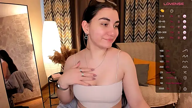 Snapshot of hannacheekss_ chatting on February 24, 5:22 am hannacheekss online show from February 24, 5:22 am