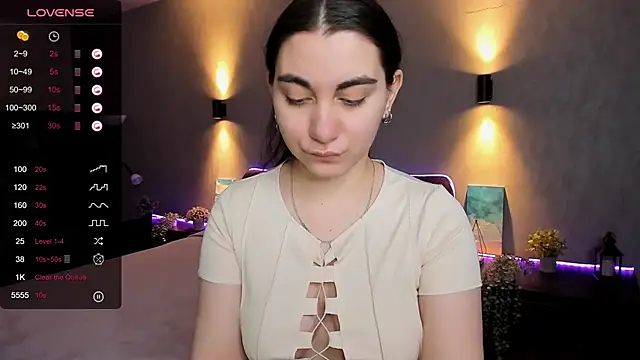 Snapshot of hannacheekss_ chatting on February 28, 2:09 am hannacheekss online show from February 28, 2:09 am