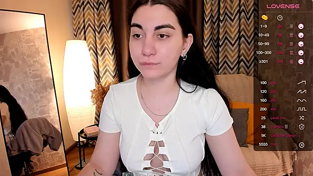 Snapshot of hannacheekss_ chatting on March 3, 2:04 am hannacheekss online show from March 3, 2:04 am