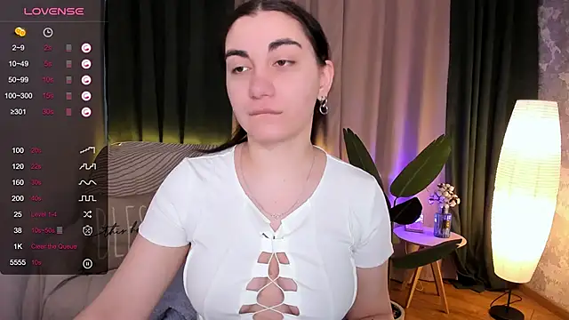 Snapshot of hannacheekss_ chatting on March 5, 4:13 am hannacheekss online show from March 5, 4:13 am