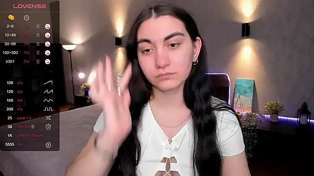 Snapshot of hannacheekss_ chatting on March 7, 5:29 am hannacheekss online show from March 7, 5:29 am