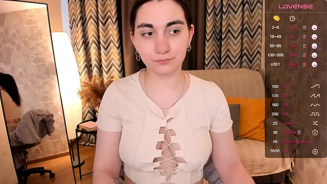 Snapshot of hannacheekss_ chatting on March 11, 8:30 am hannacheekss online show from March 11, 8:30 am