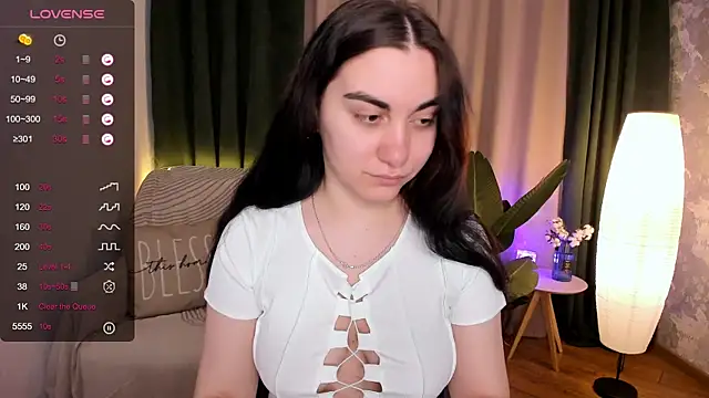 Snapshot of hannacheekss_ chatting on March 12, 1:58 am hannacheekss online show from March 12, 1:58 am