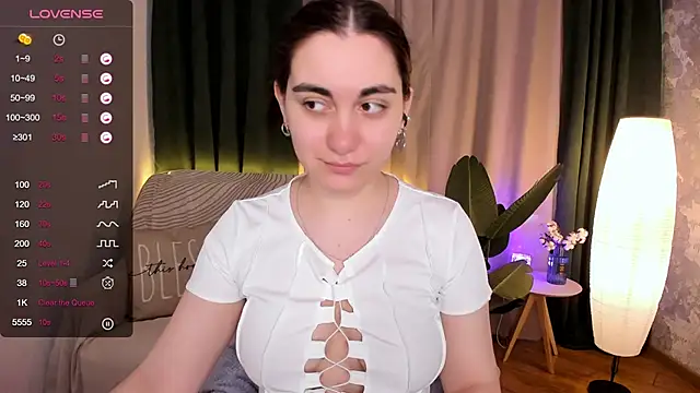 Snapshot of hannacheekss_ chatting on March 12, 5:02 am hannacheekss online show from March 12, 5:02 am