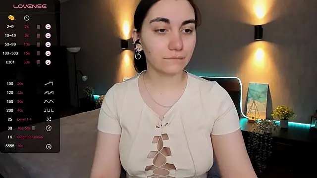 Snapshot of hannacheekss_ chatting on March 14, 1:59 am hannacheekss online show from March 14, 1:59 am