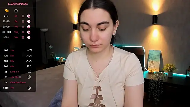 Snapshot of hannacheekss_ chatting on March 14, 5:05 am hannacheekss online show from March 14, 5:05 am