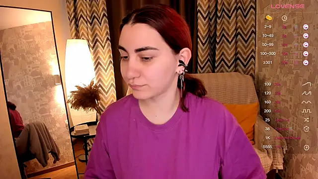 Snapshot of hannacheekss_ chatting on September 9, 2:11 am hannacheekss online show from September 9, 2:11 am