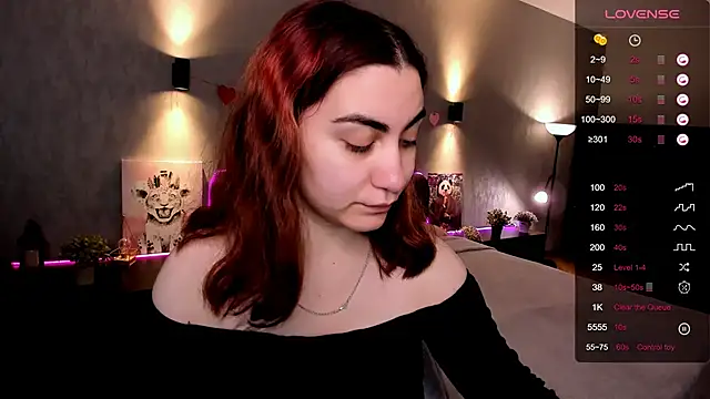 Snapshot of hannacheekss_ chatting on September 22, 2:02 am hannacheekss online show from September 22, 2:02 am