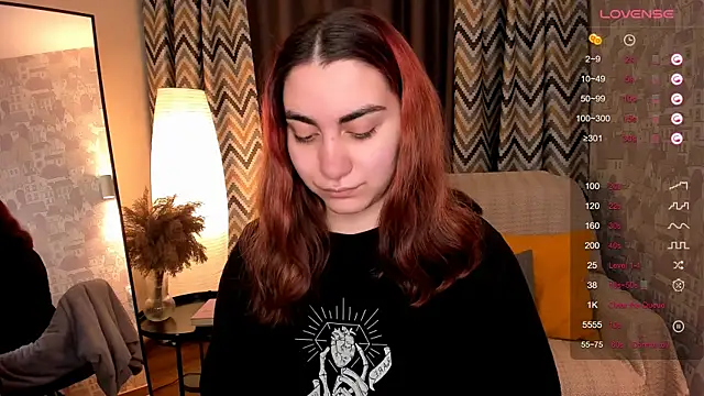 Snapshot of hannacheekss_ chatting on October 6, 2:09 am hannacheekss online show from October 6, 2:09 am