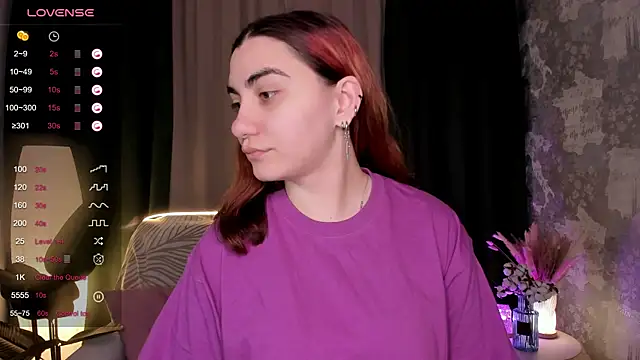 Snapshot of hannacheekss_ chatting on October 15, 2:11 am hannacheekss online show from October 15, 2:11 am