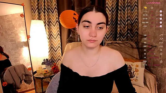 Snapshot of hannacheekss_ chatting on October 23, 2:11 am hannacheekss online show from October 23, 2:11 am